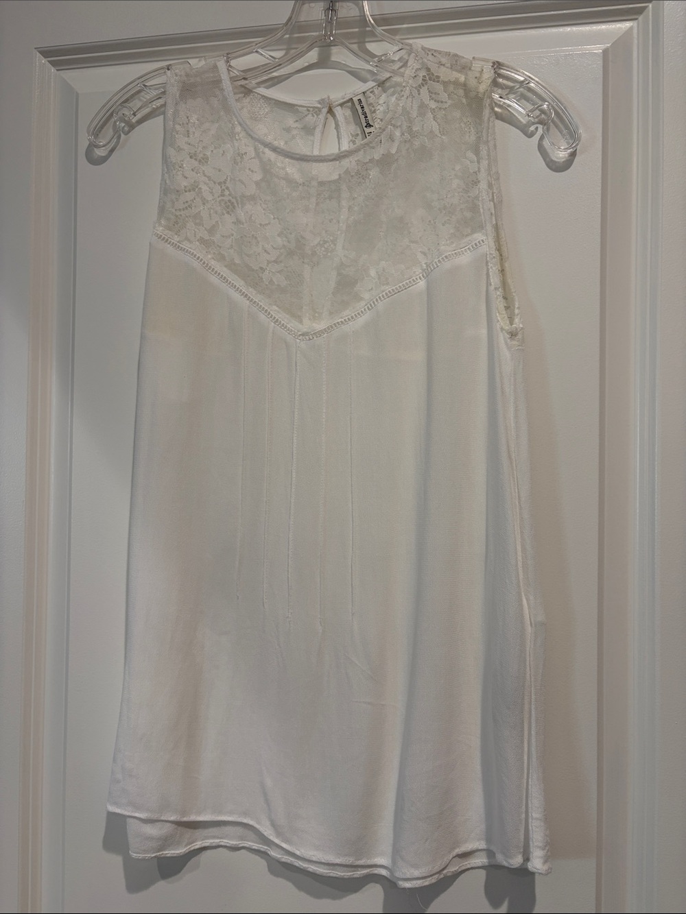 3 for $25! Stradivarius Lace White Sleeveless Top, size‎ small
